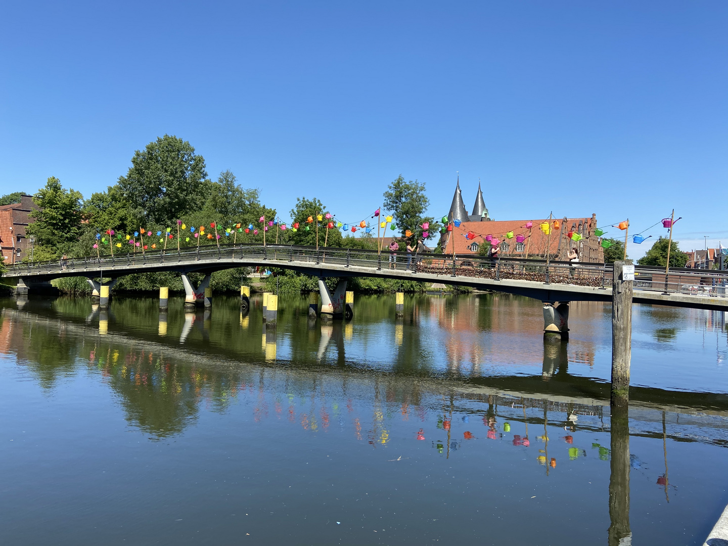 Mittagspause an der Obertrave in Lübeck 