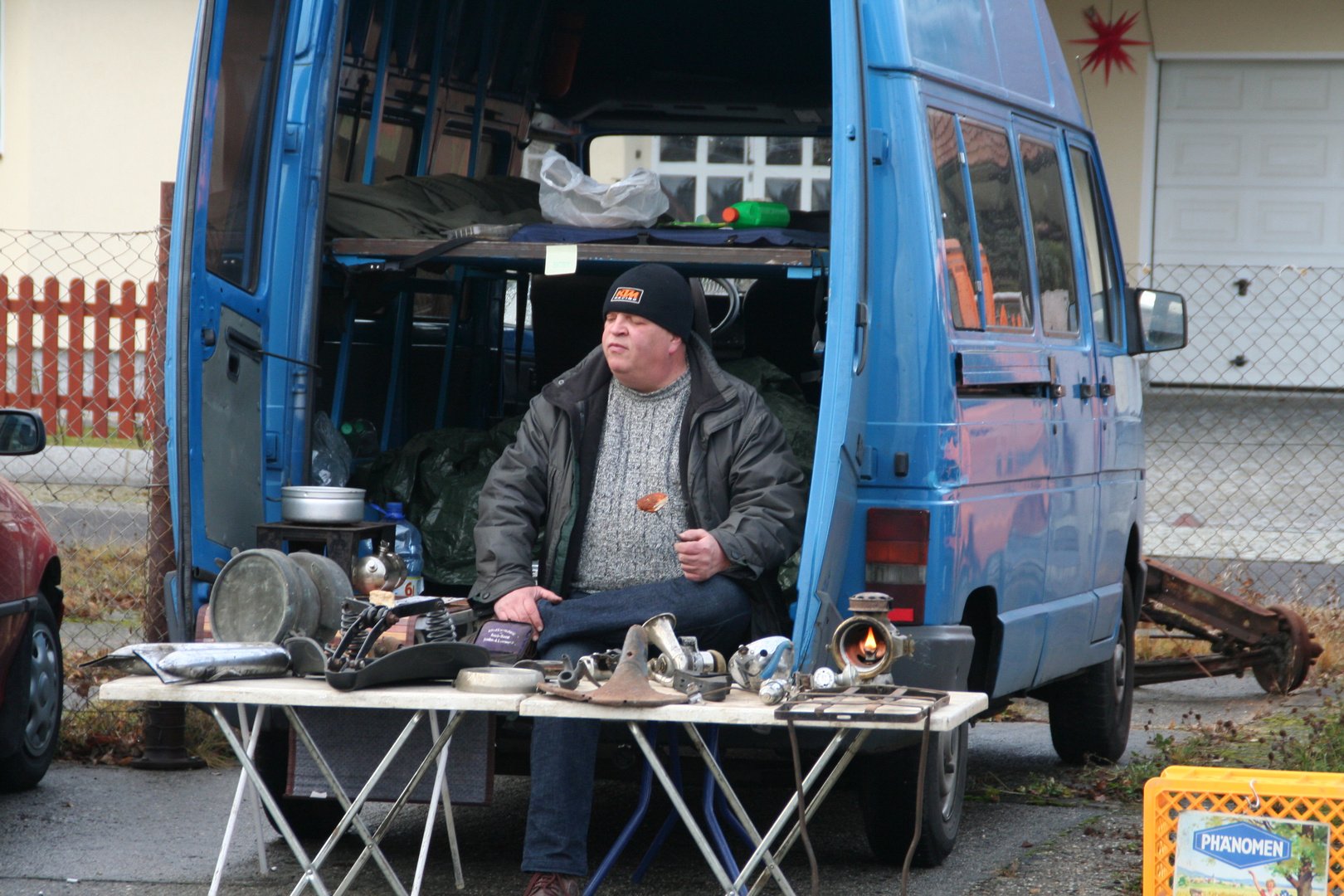 Mittagspause auf dem Trödelmarkt