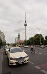 Mitte - Unter den Linden - Fernsehturm & Sint Marienkirche - 01