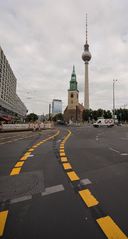 Mitte - Unter den Linden - Fernsehturm & Sint Marienkirche - 02