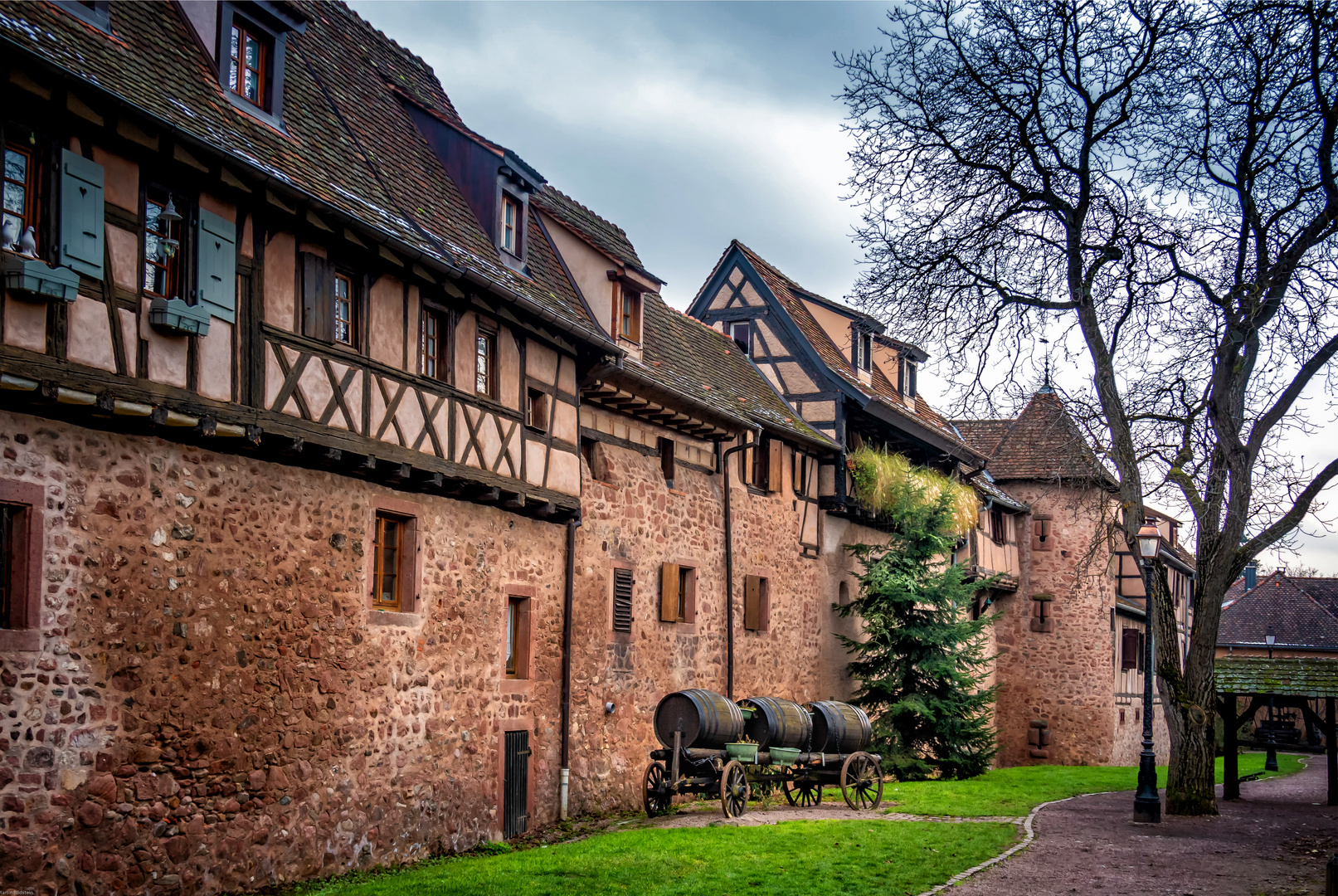 Mittelalterliche Mauern , hier im Elsass