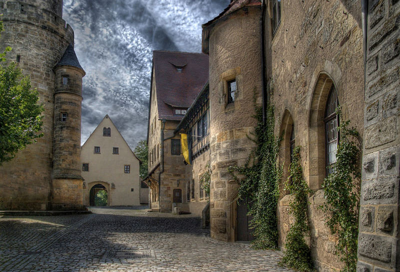 Mittelalterlicher Burghof