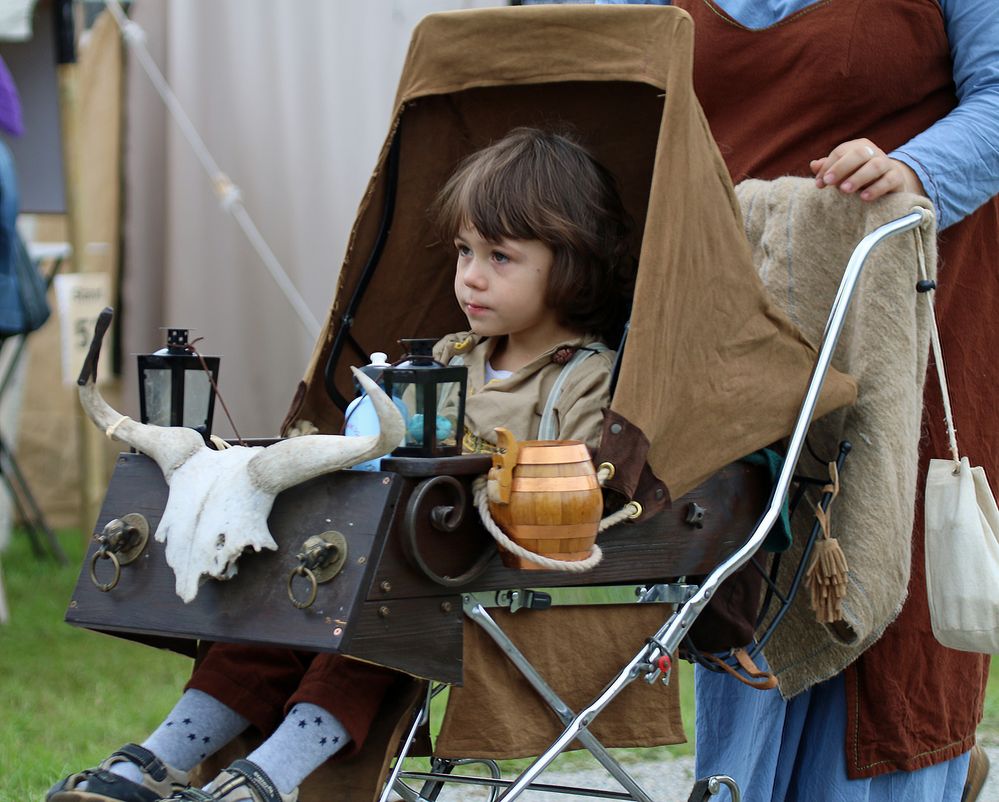 Mittelalterlicher Kinderwagen