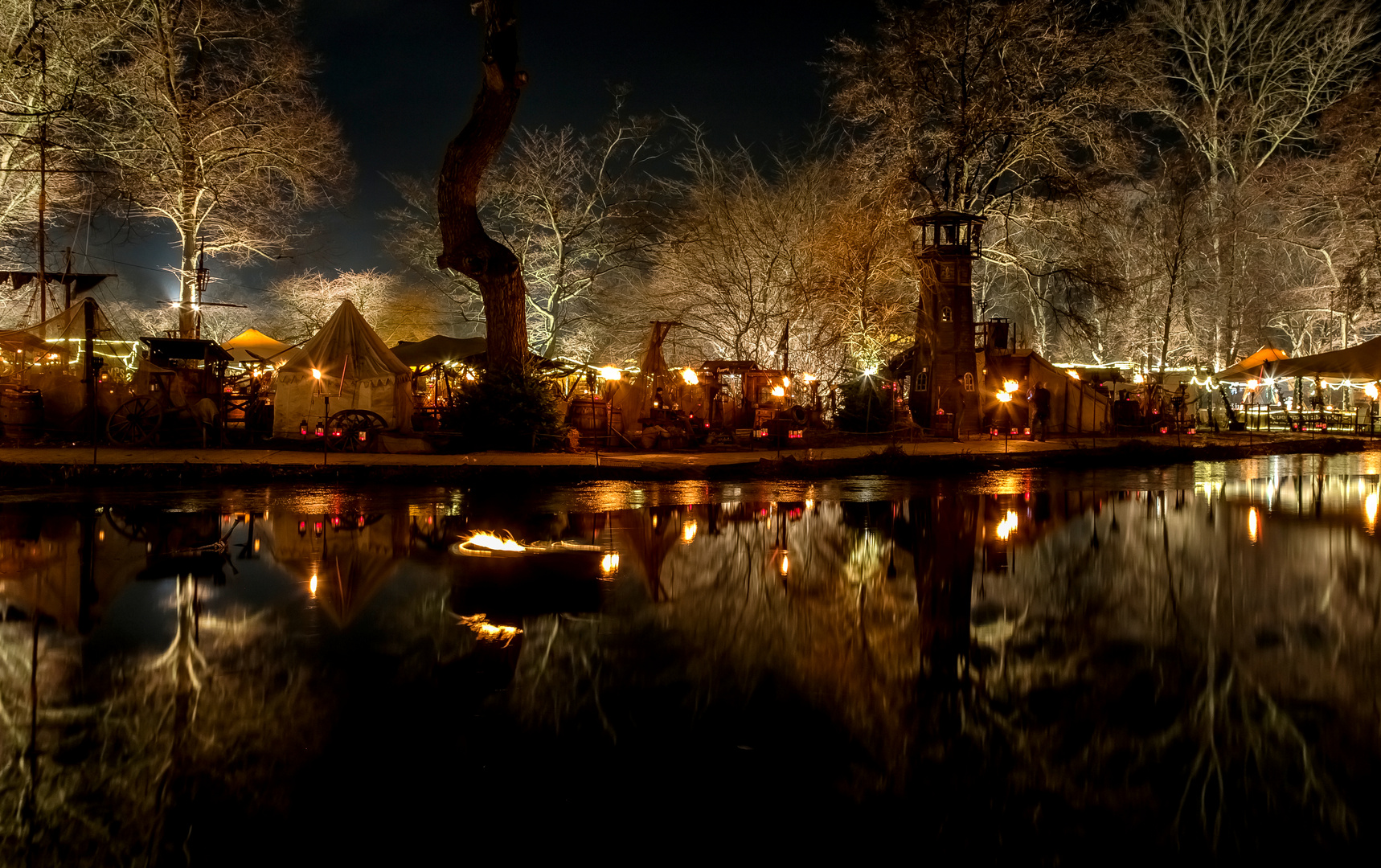 Mittelalterlicher Weihnachtsmarkt Foto & Bild spezial, outdoor