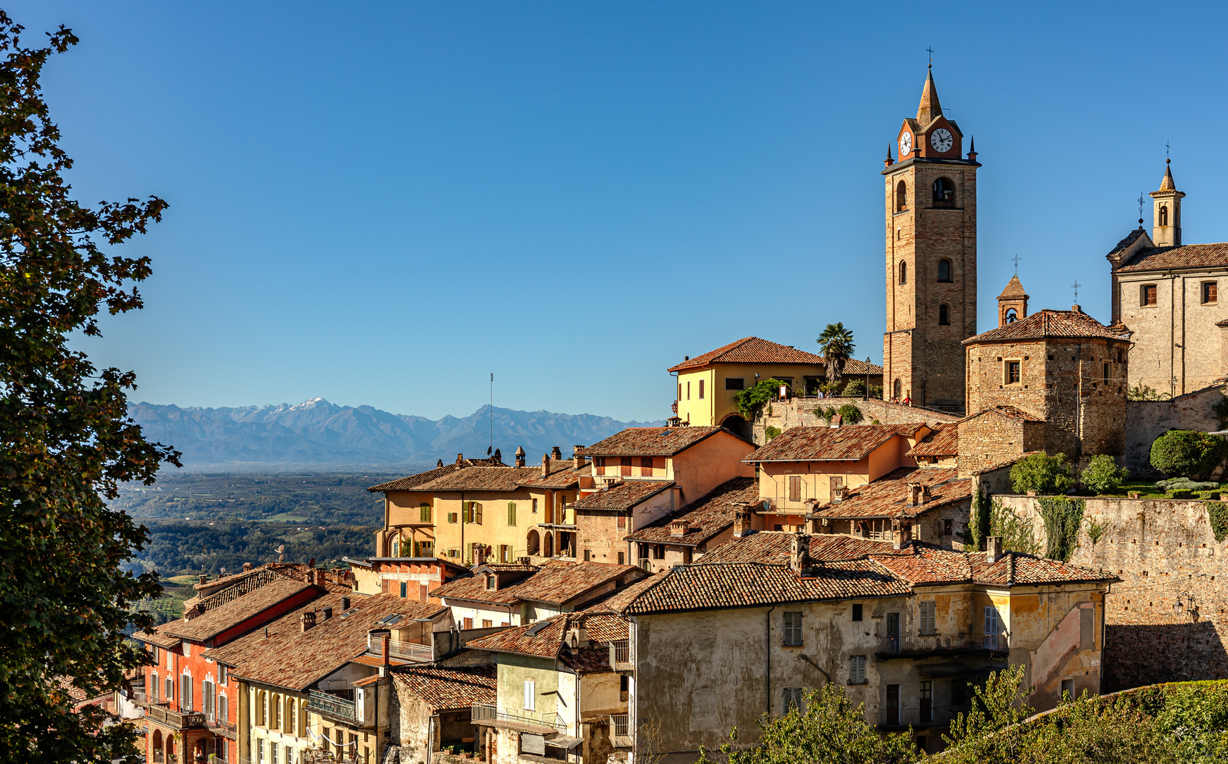 Mittelalterliches Dorf Monforte d'Alba  