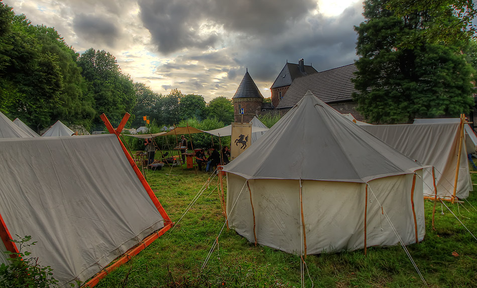 Mittelalterliches Spektakulum an Burg Vondern.