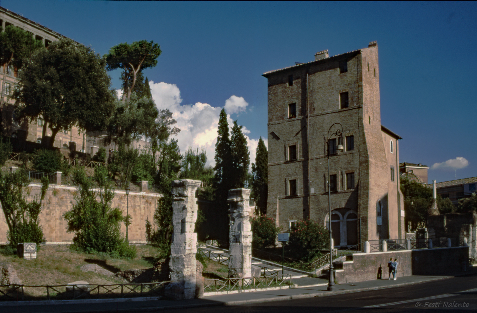 Mittelalterliches Turmhaus am Forum Romanum