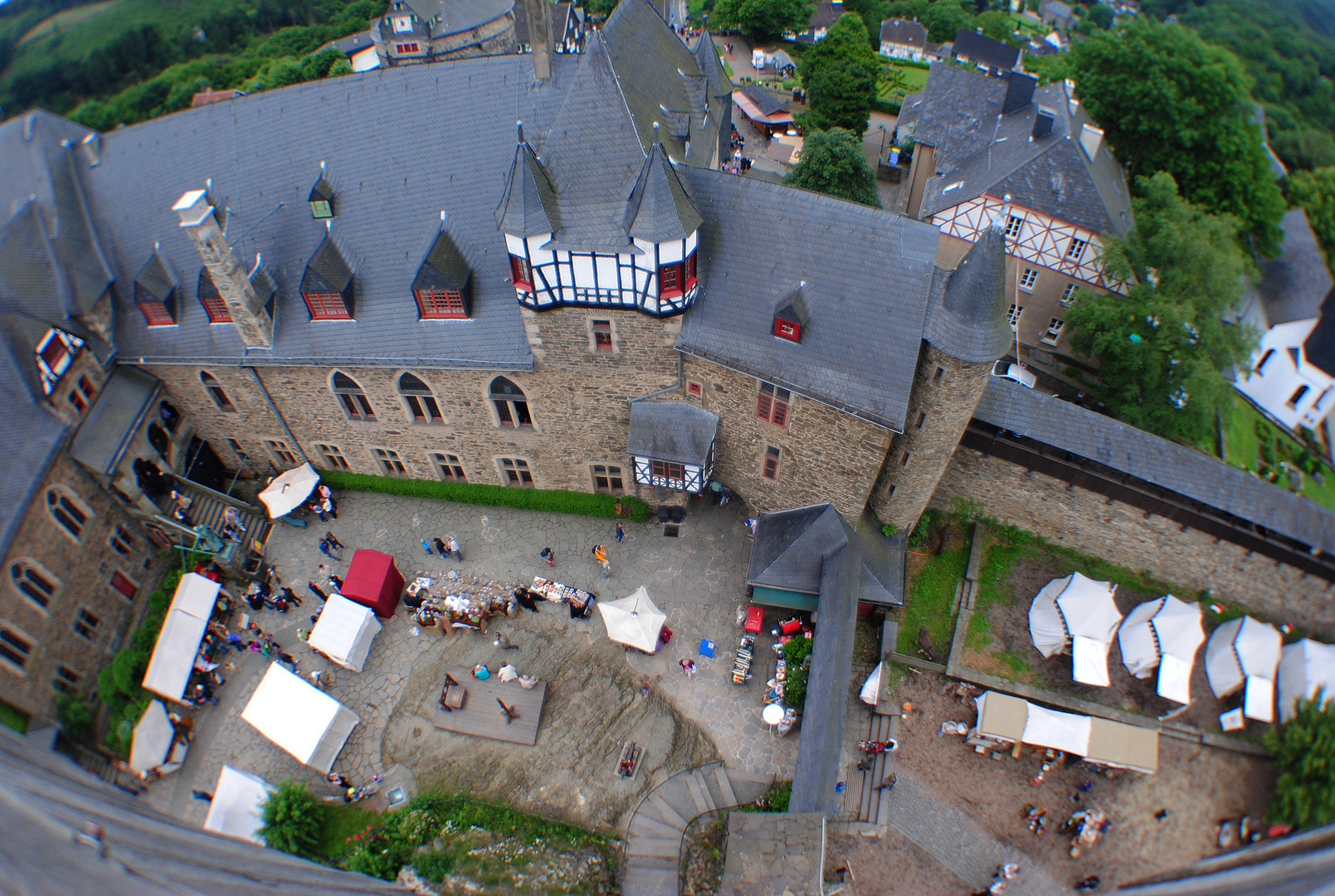 Mittelaltermarkt auf Schloss Burg