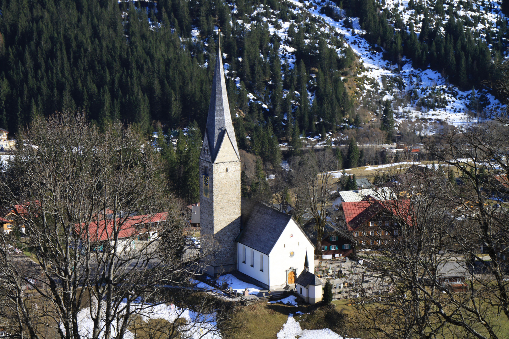 Mittelberg, Kirche mit "Kind"