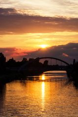 Mittellandkanal bei Sonnenuntergang
