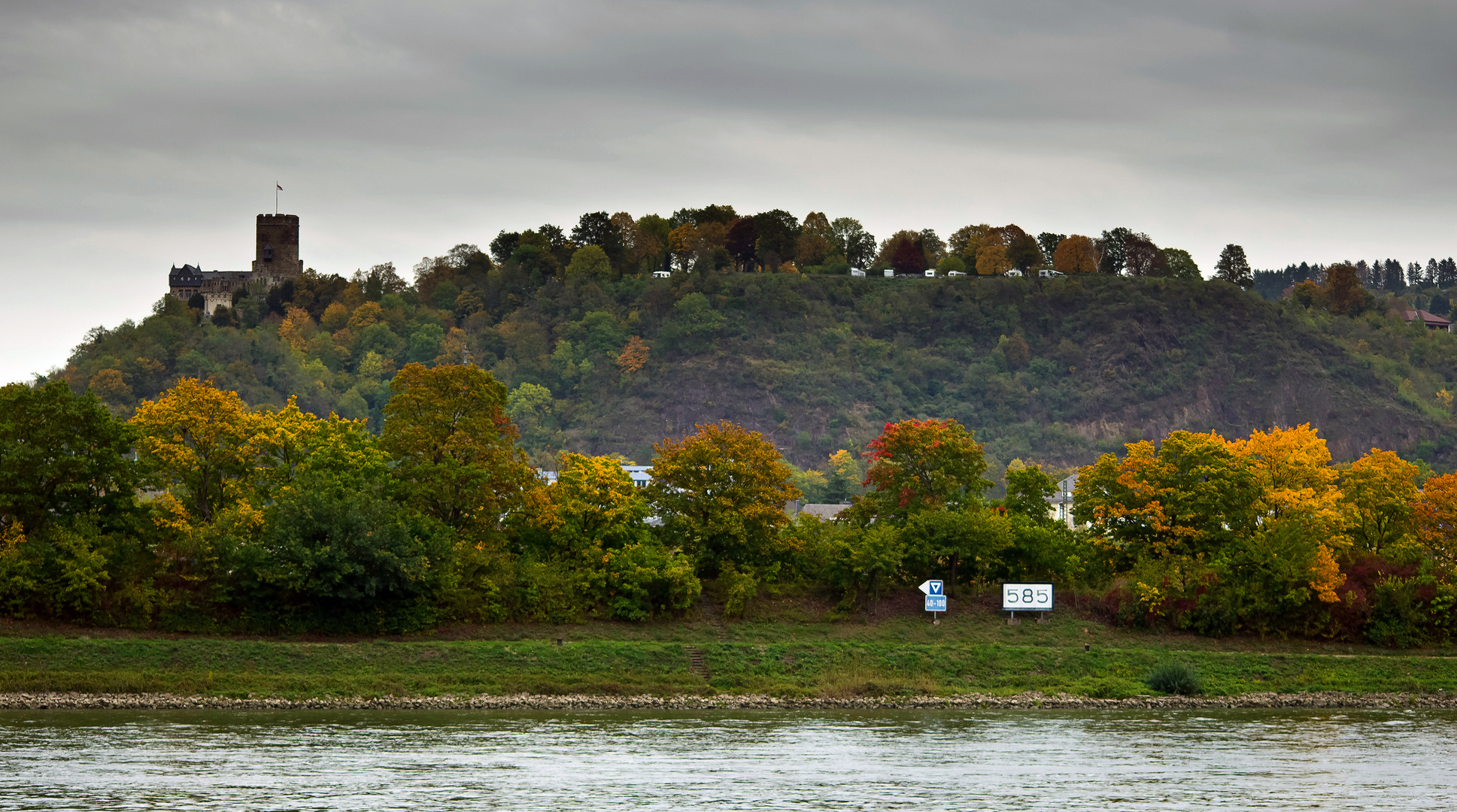 Mittelrhein, Stromkilometer 585