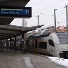 Mittelrheinbahn 460 504-4 auf Gleis 11 des Mainzer Hauptbahnhofes
