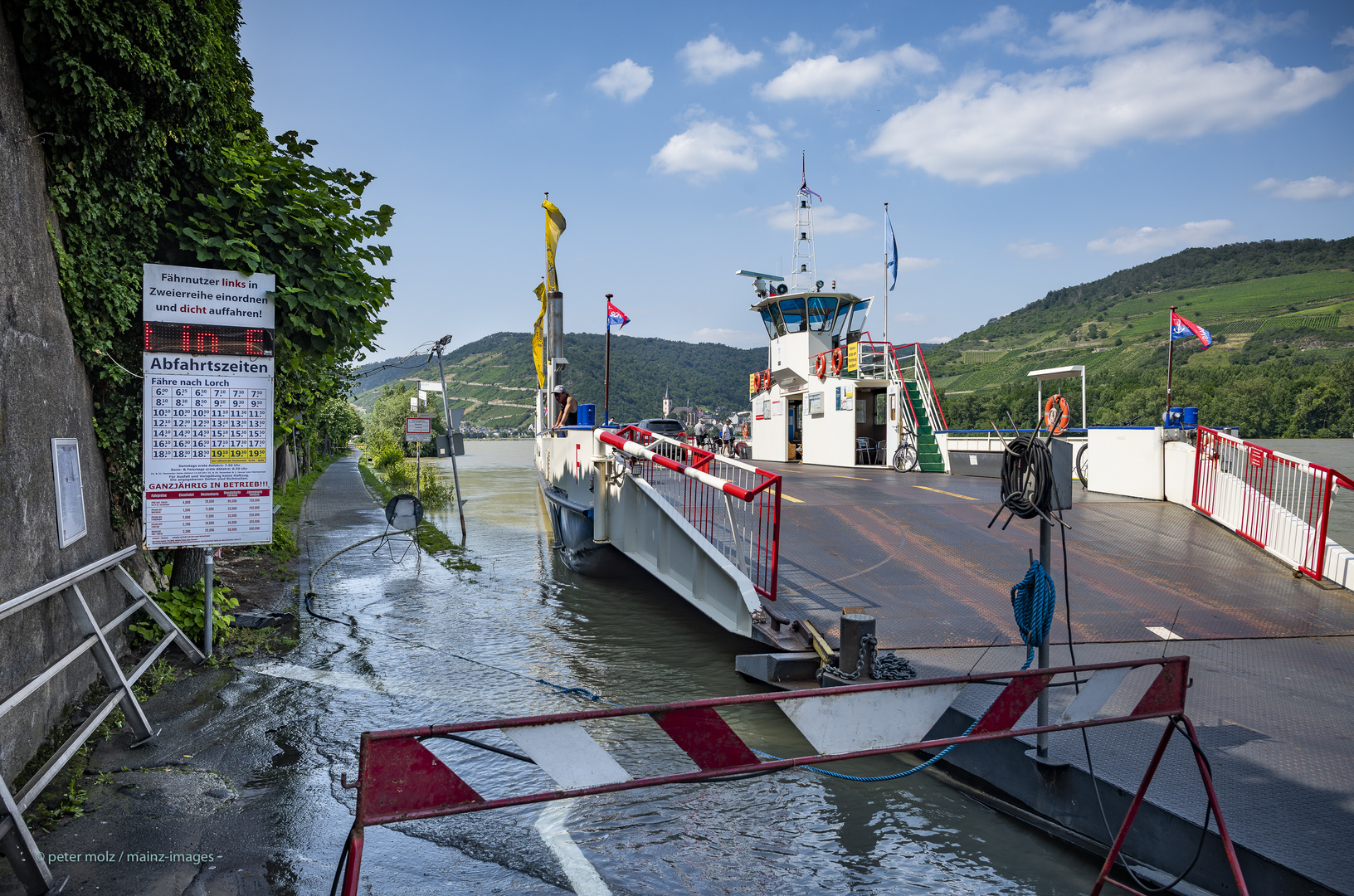 Mittelrheintal - Am Fähranleger in Niederheimbach