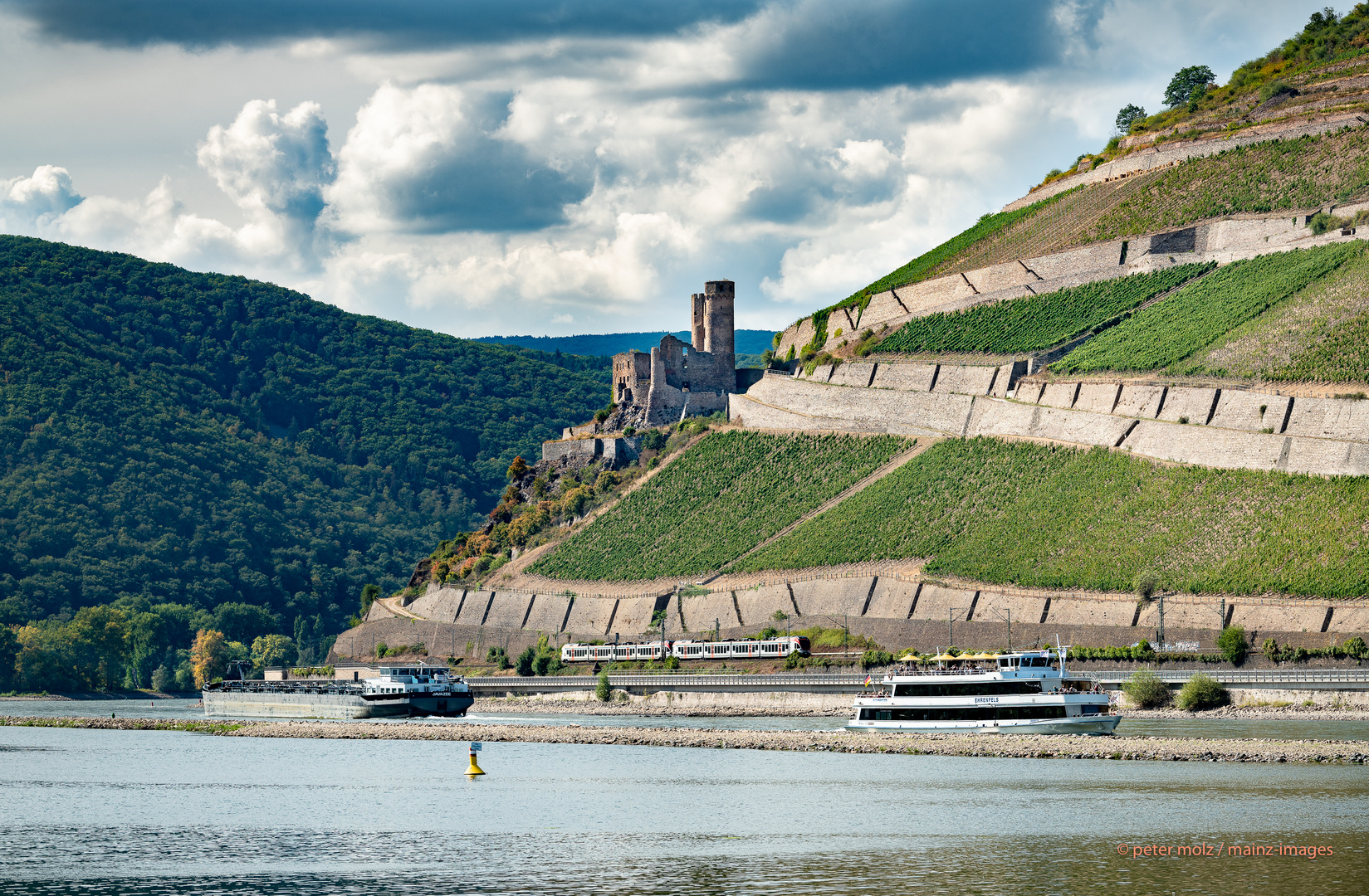 Mittelrheintal - Binger Loch und Burgruine Ehrenfels