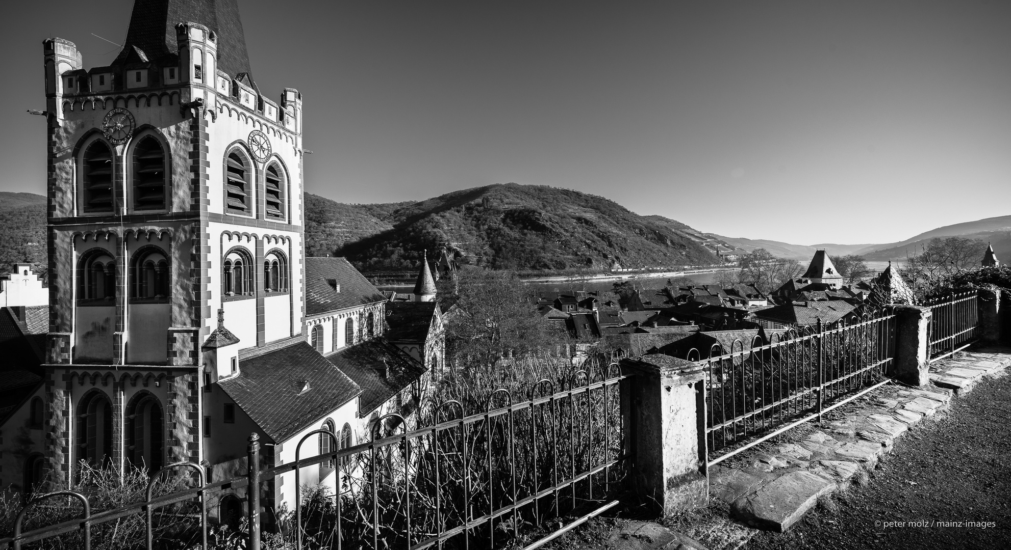 Mittelrheintal - Blick über Bacharach auf den Rhein