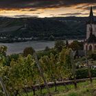 Mittelrheintal - herbstliche Abendstimmung über den Wingerten und dem Rhein bei Lorch