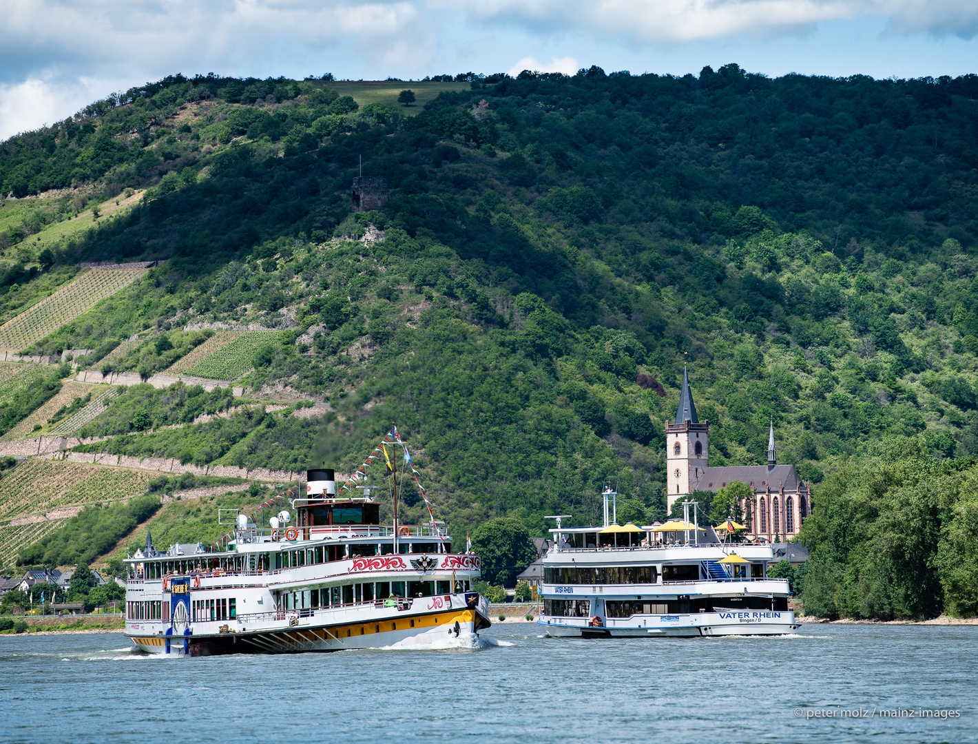 Mittelrheintal - MS Goethe begegnet MS Vater Rhein