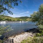 Mittelrheintal - Sommerlandschaft mit Flußkreuzfahrtschiff 