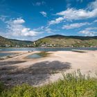 Mittelrheintal - Sommerlandschaft mit Niedrigwasser bei Lorch