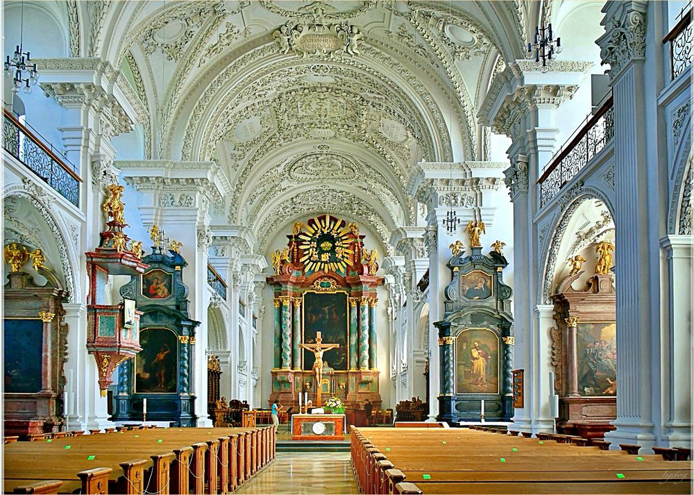 Mittelschiff der Schlosskirche