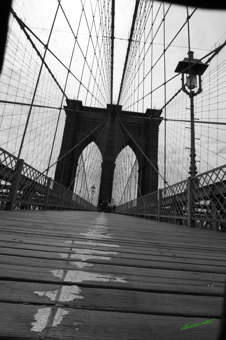 Mitten auf der brooklyn bridge