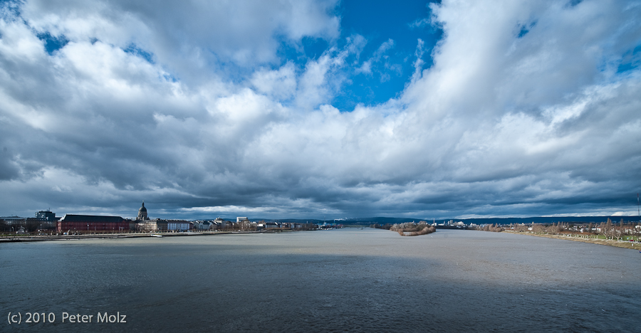 Mitten drin! / Blick von Theodor-Heuss-Brücke, Mainz