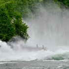 mitten drin im Rheinwasser