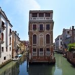 Mitten im Wasser... Palazzo Tetta