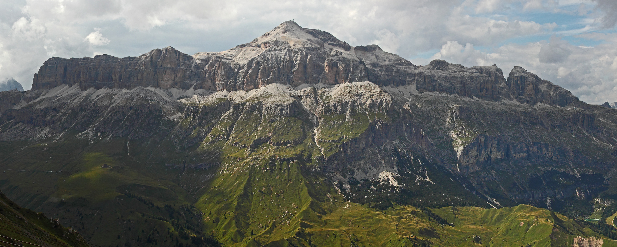 Mitten in den Dolomiten - Sella mit Piz Boe