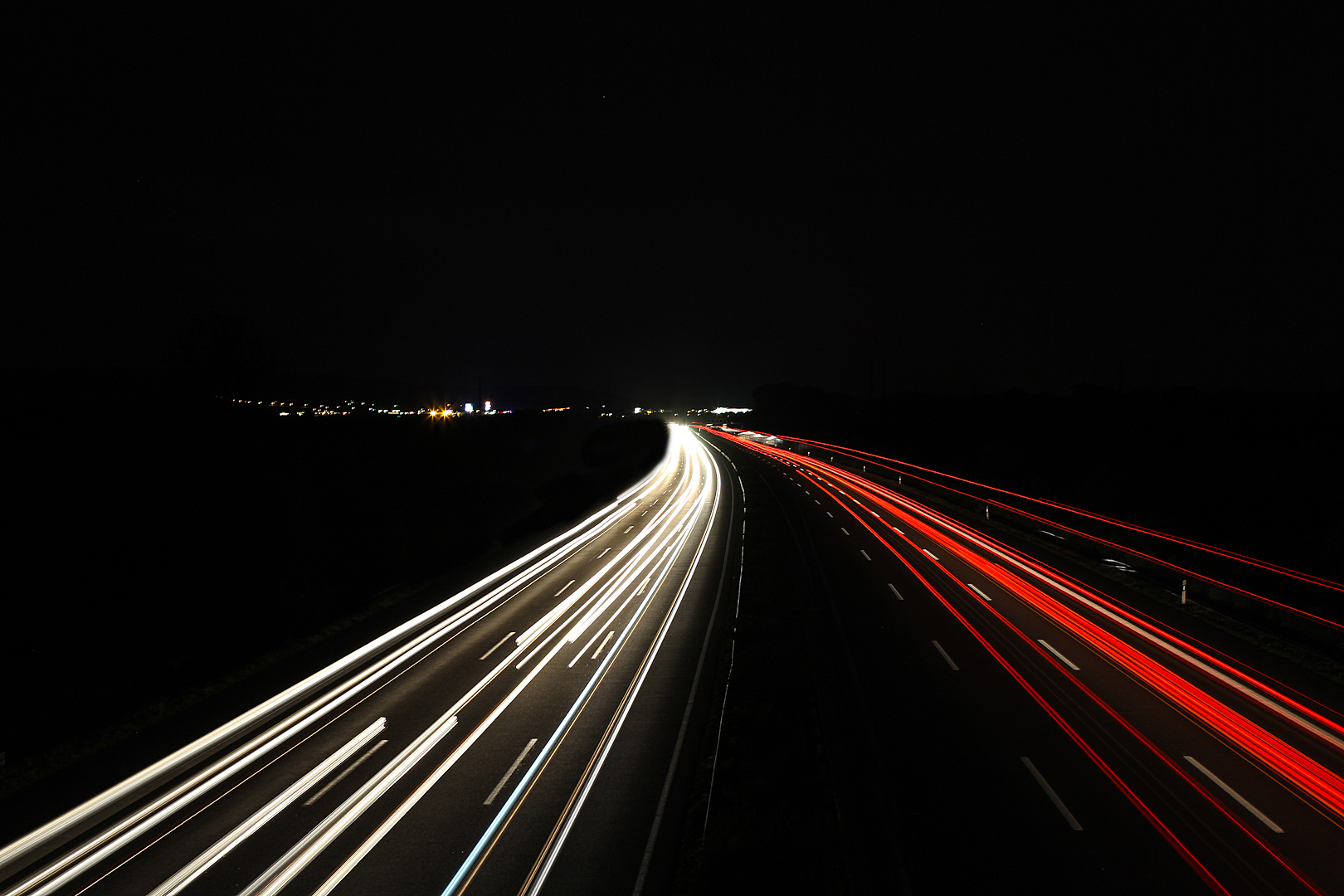 Mitten in der Nacht über der A2 bei Kolenfeld