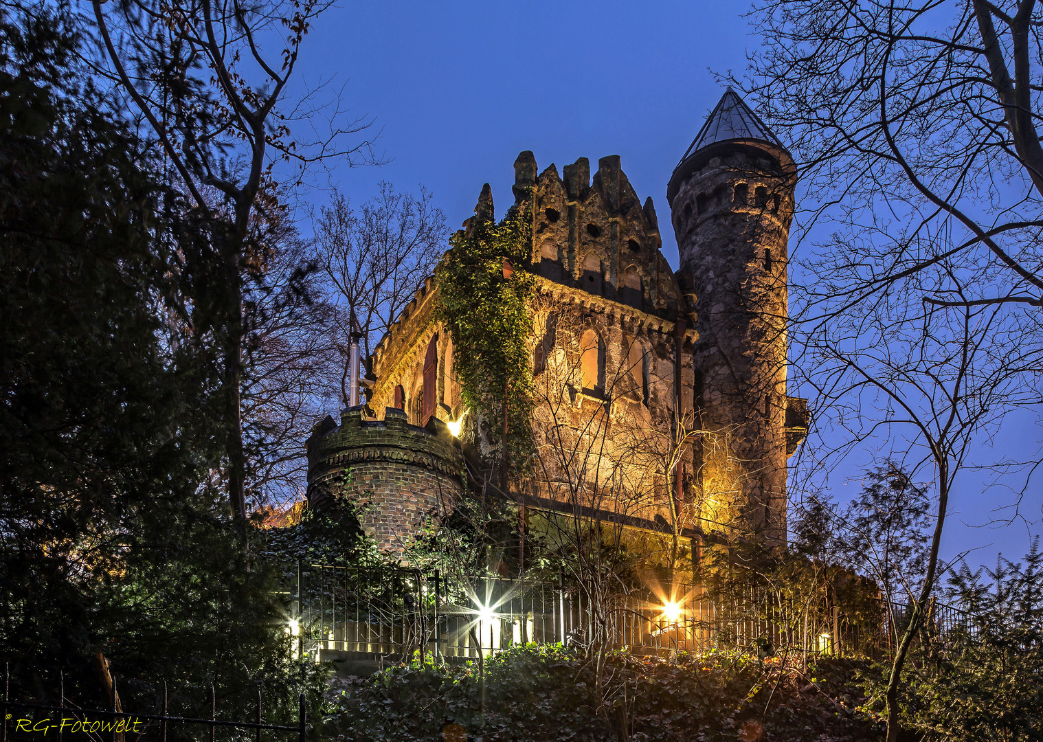 mitten in Hamburg, Burg Henneberg