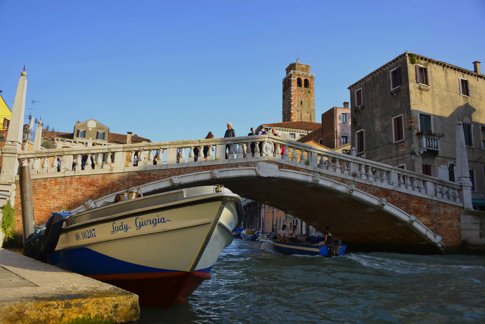 MITTEN IN VENEDIG