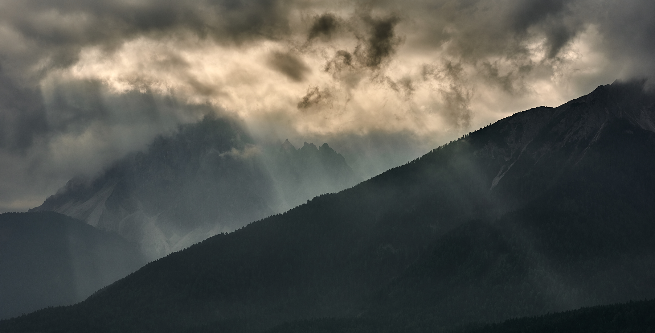 Mittendrin, .... Lichtbrecher in den Sextener Dolomiten.