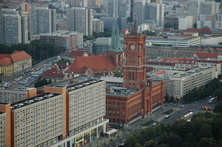 Mittendrin (Rotes Rathaus Berlin)