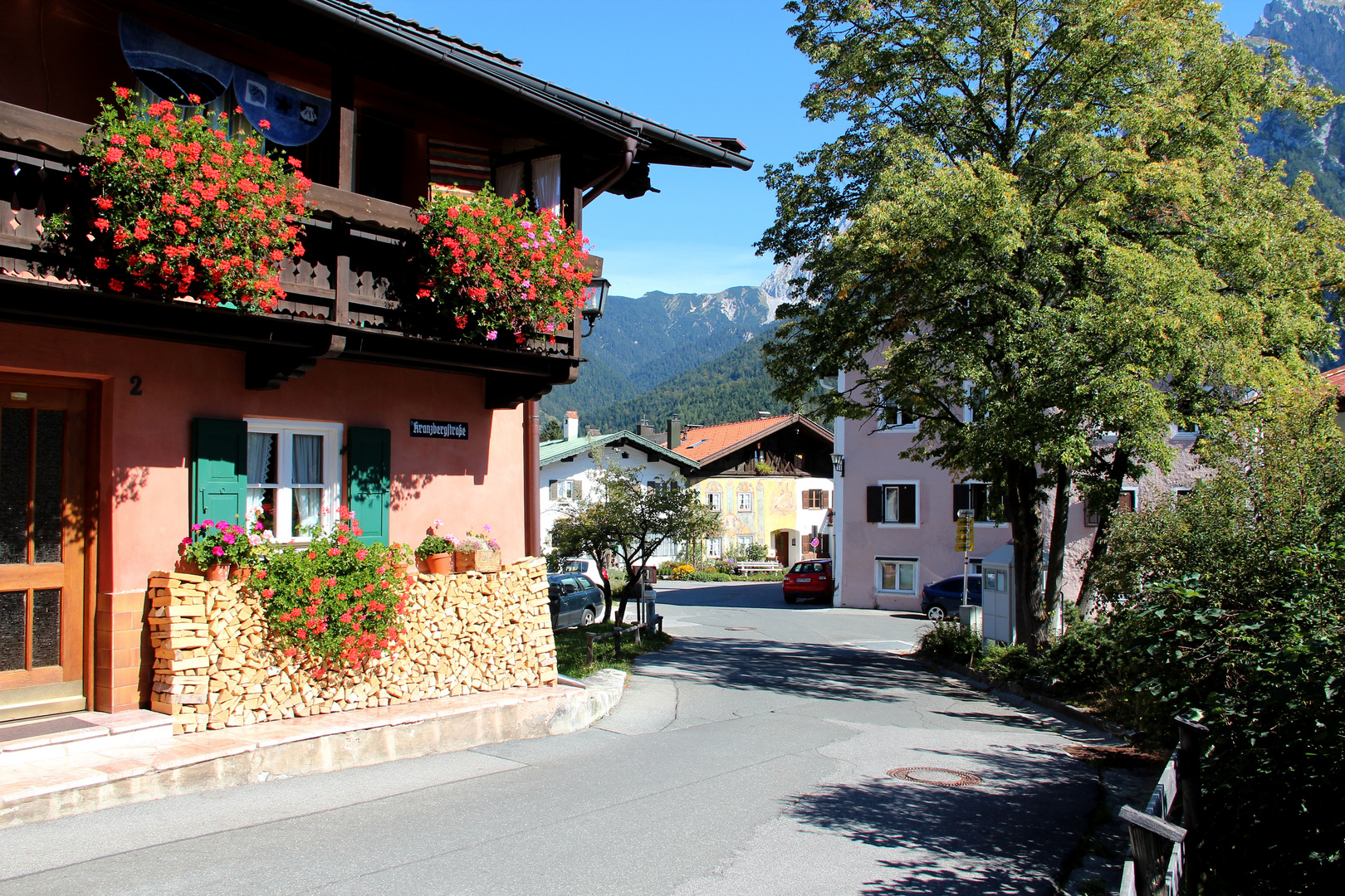 Mittenwald - romantische Ortsszene