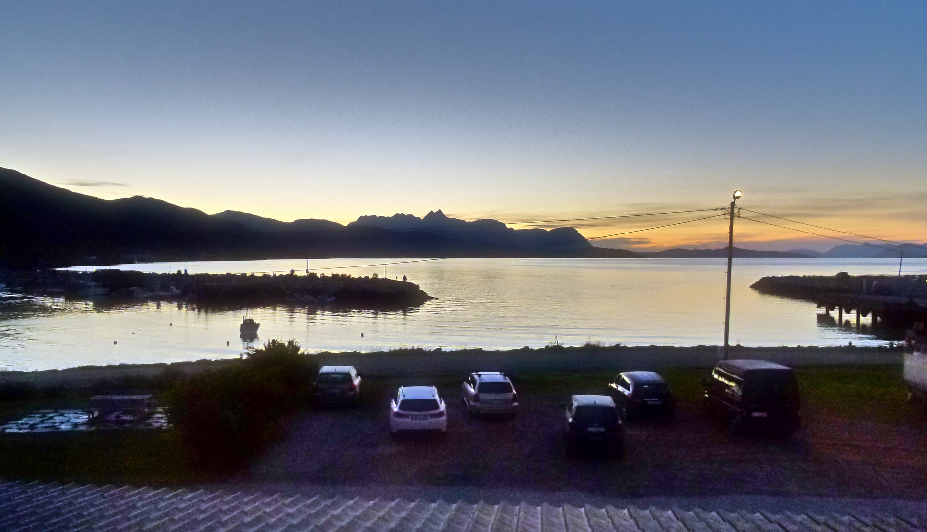 Mitternacht am Fjord