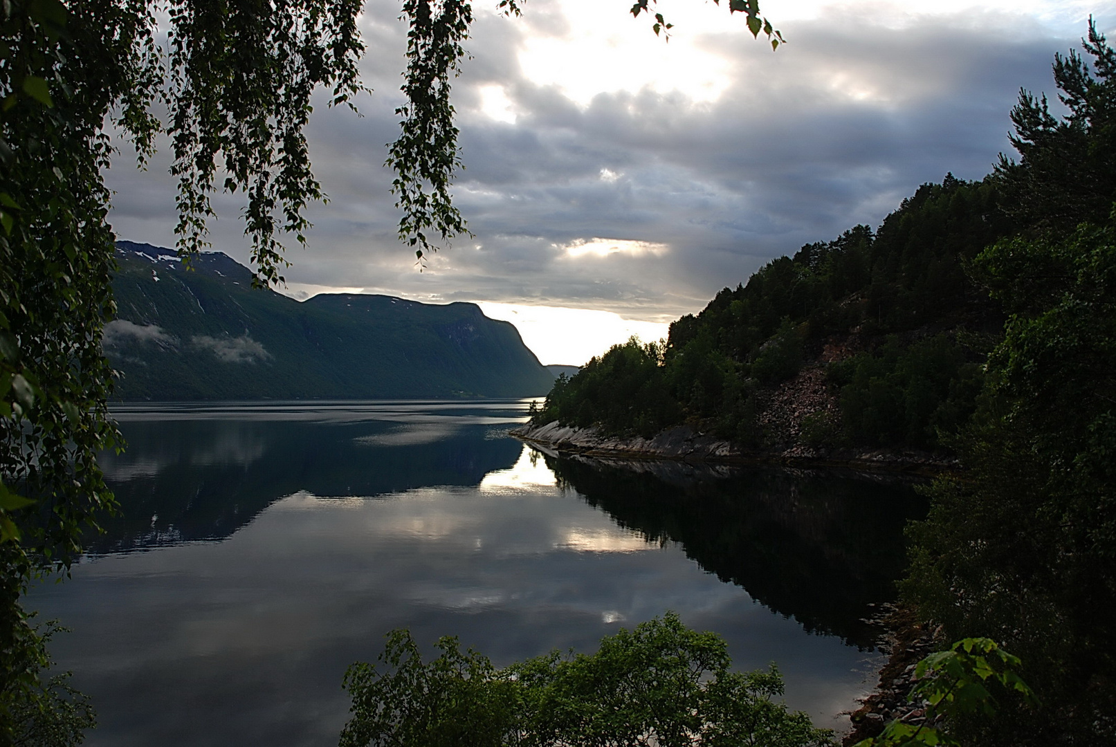 Mitternacht am Fjord...