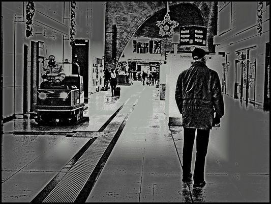 MITTERNACHT IM HAUPTBAHNHOF....