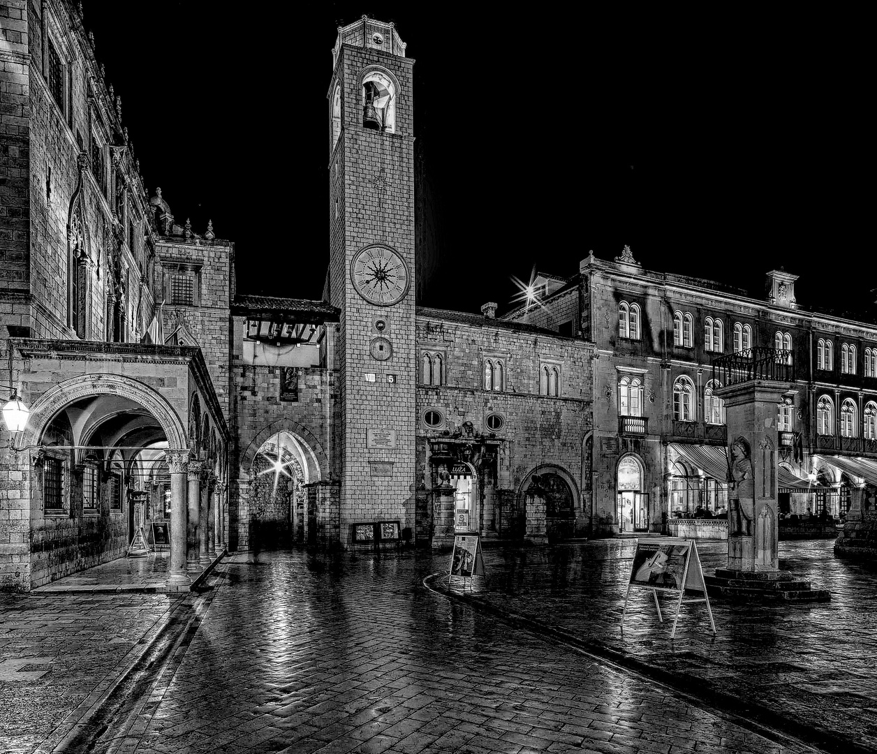 Mitternacht in der Altstadt von Dubrovnik - der Orlando Turm .....