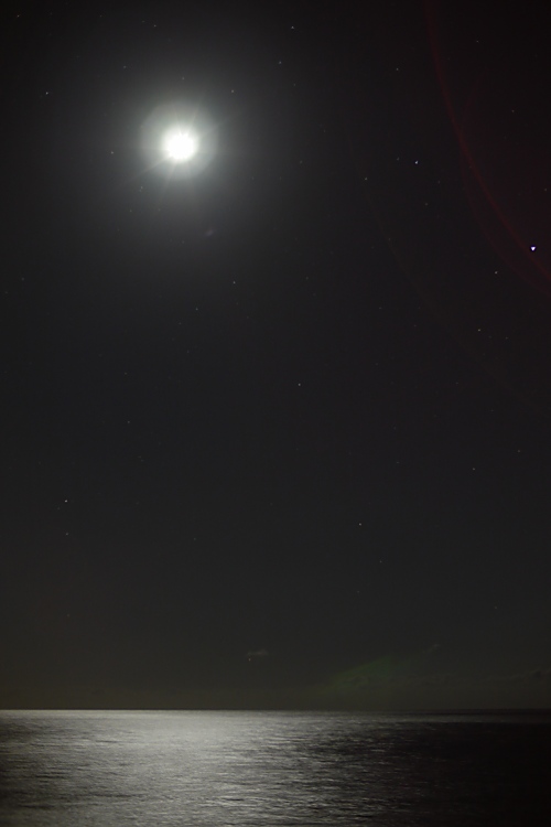 Mitternacht, Mond und Meer