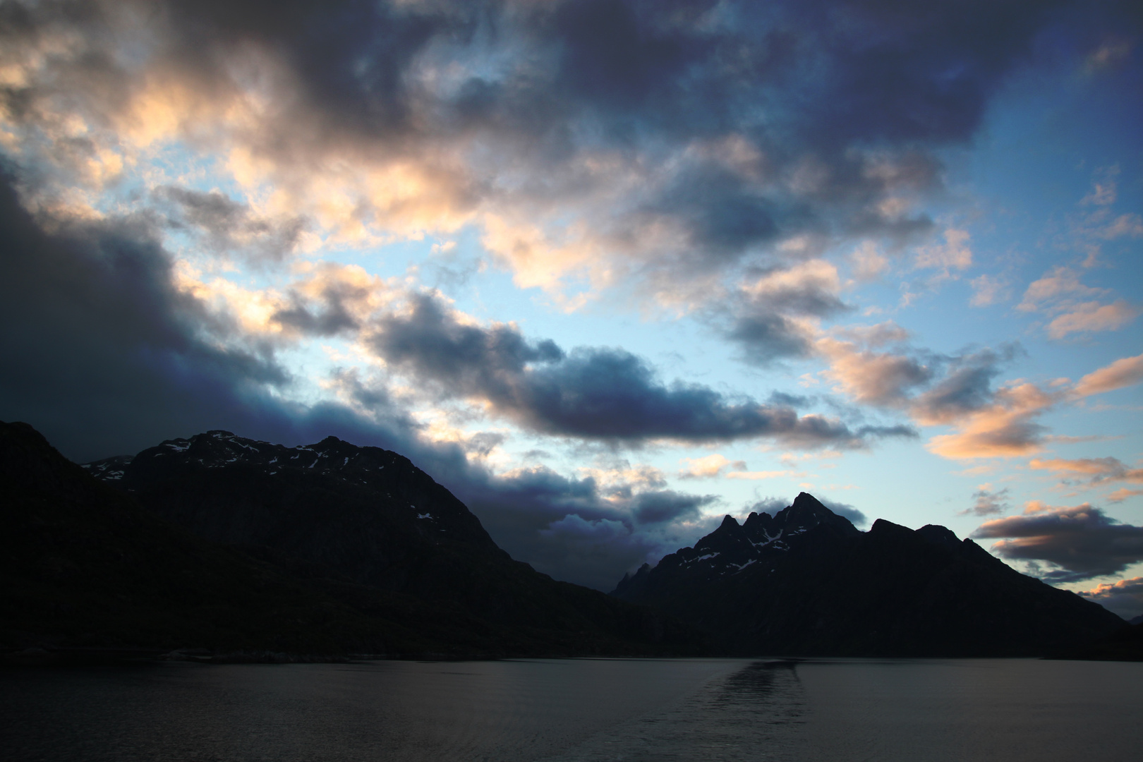 Mitternacht vorm Trollfjord