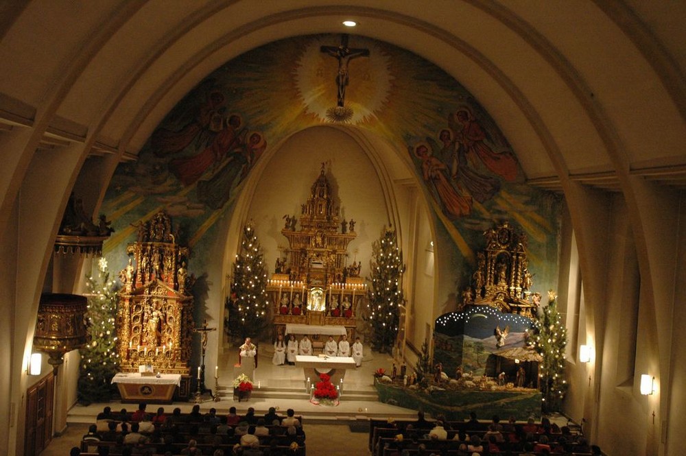 Mitternachtsmesse in der Pfarrkirche von Saas-Grund /Schweiz