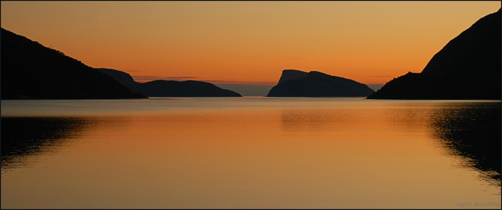 Mitternachtssonne am Kattfjord