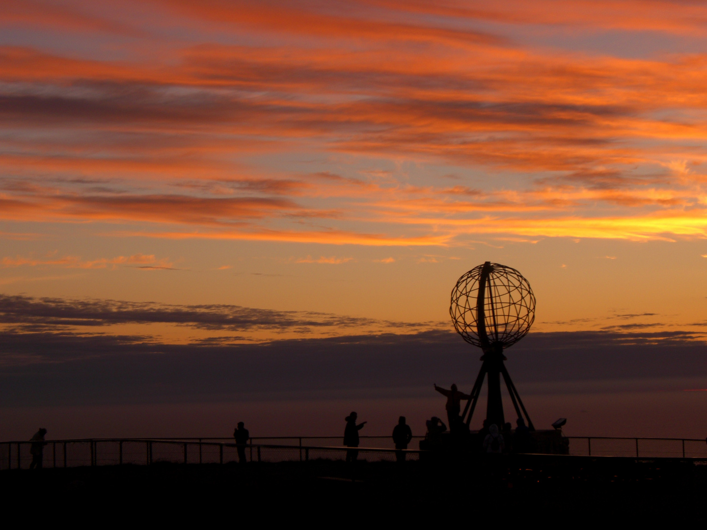 Mitternachtssonne am Nordcap Foto & Bild | sonnenuntergänge, himmel & universum, natur Bilder auf fotocommunity