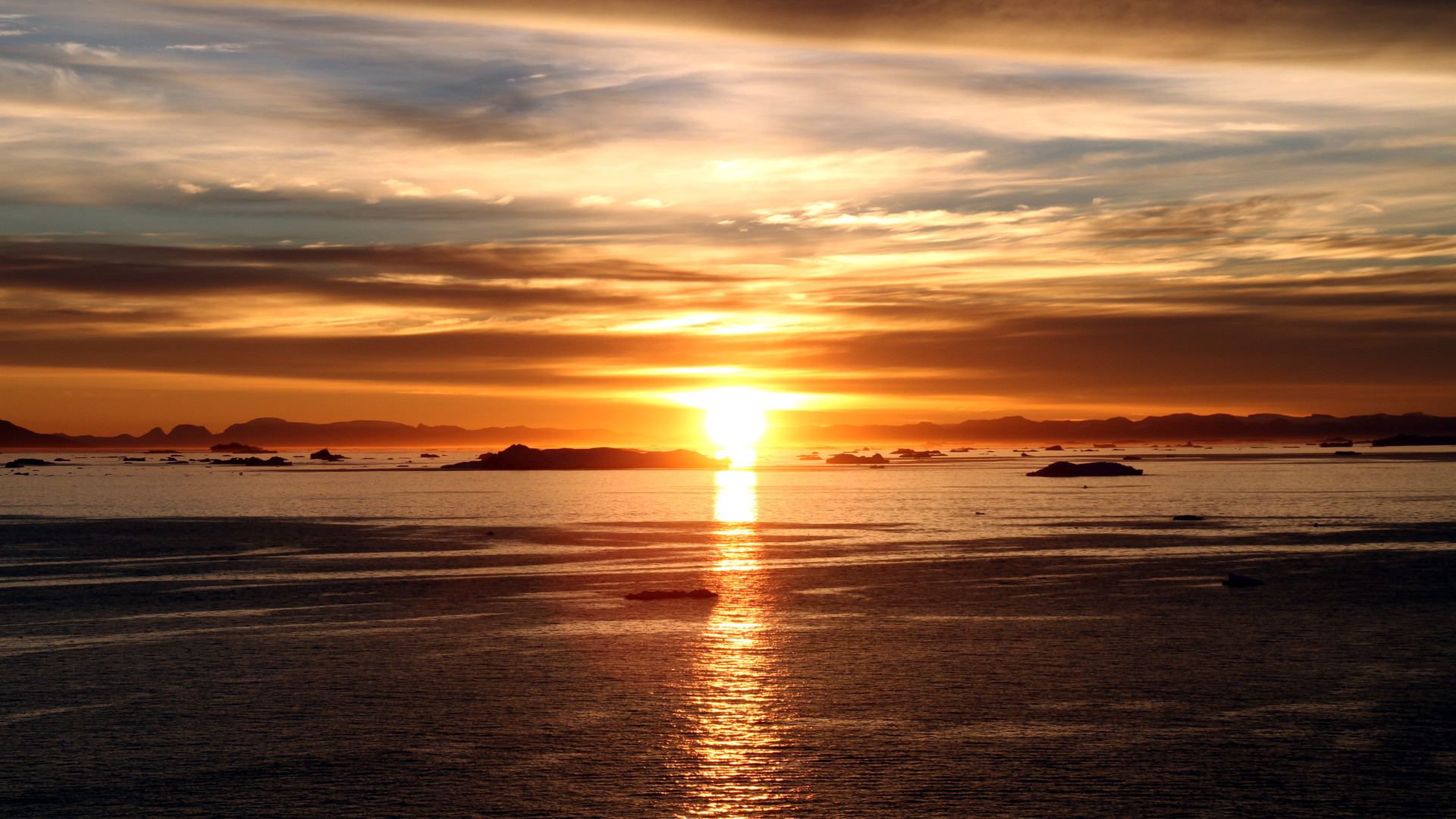 Mitternachtssonne in Ilulissat, Grönland