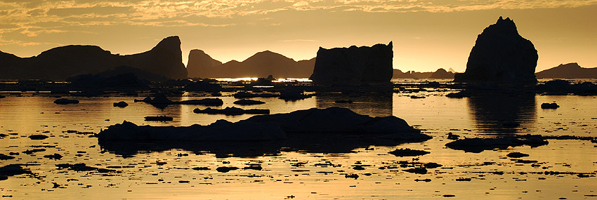 Mitternachtssonne über der Bucht von Ilulissat