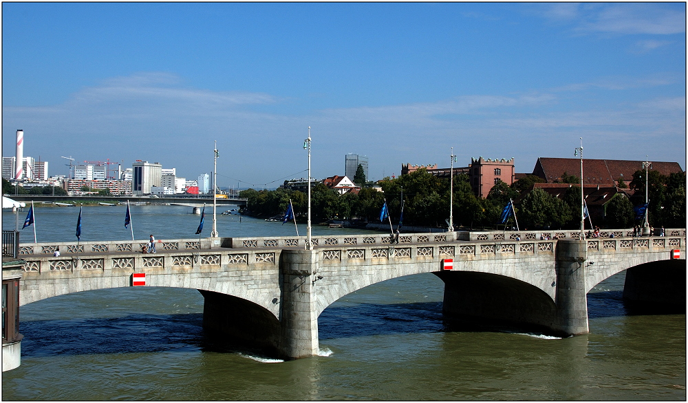 ... Mittlere Brücke ...