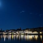 Mittlere Rheinbrücke in Basel bei Nacht