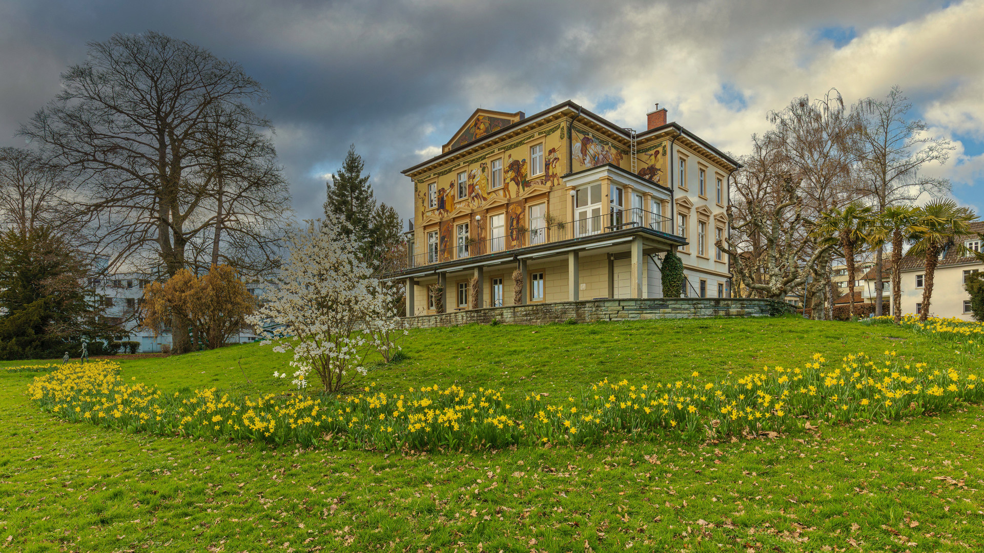 Mittwochsblümchen mit Villa am See