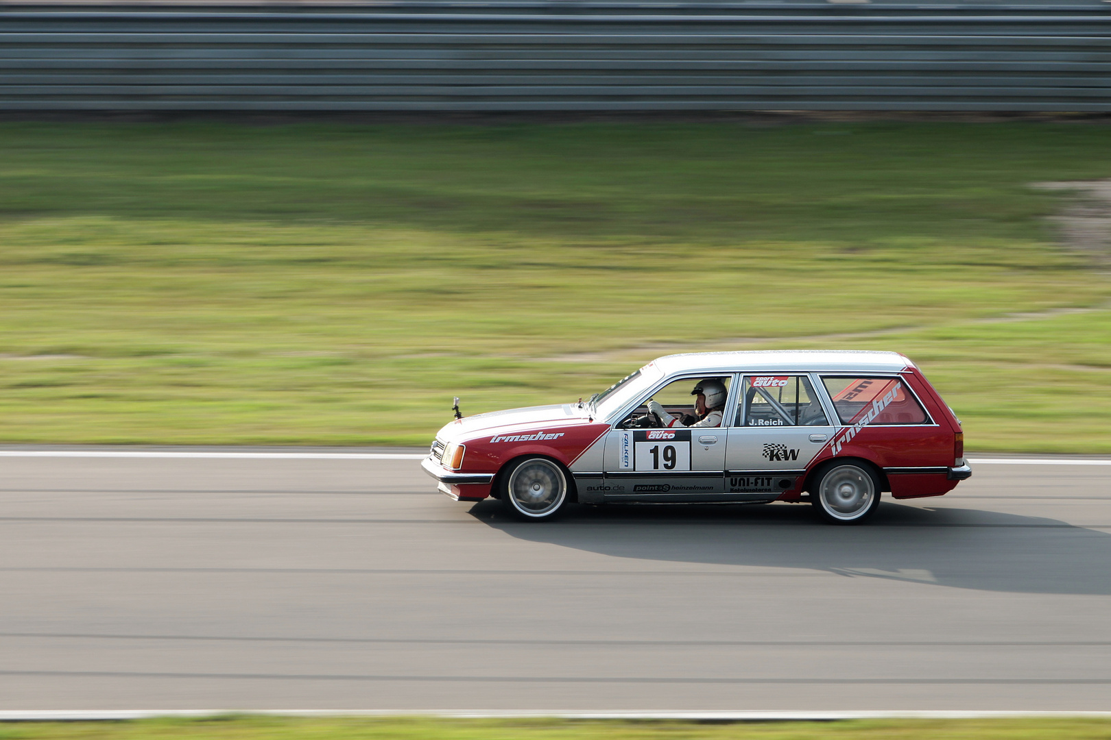 Mitzieher. 24h Rennen Nürburgring 2011. Für mich der beste und lauteste Wagen der dort war.